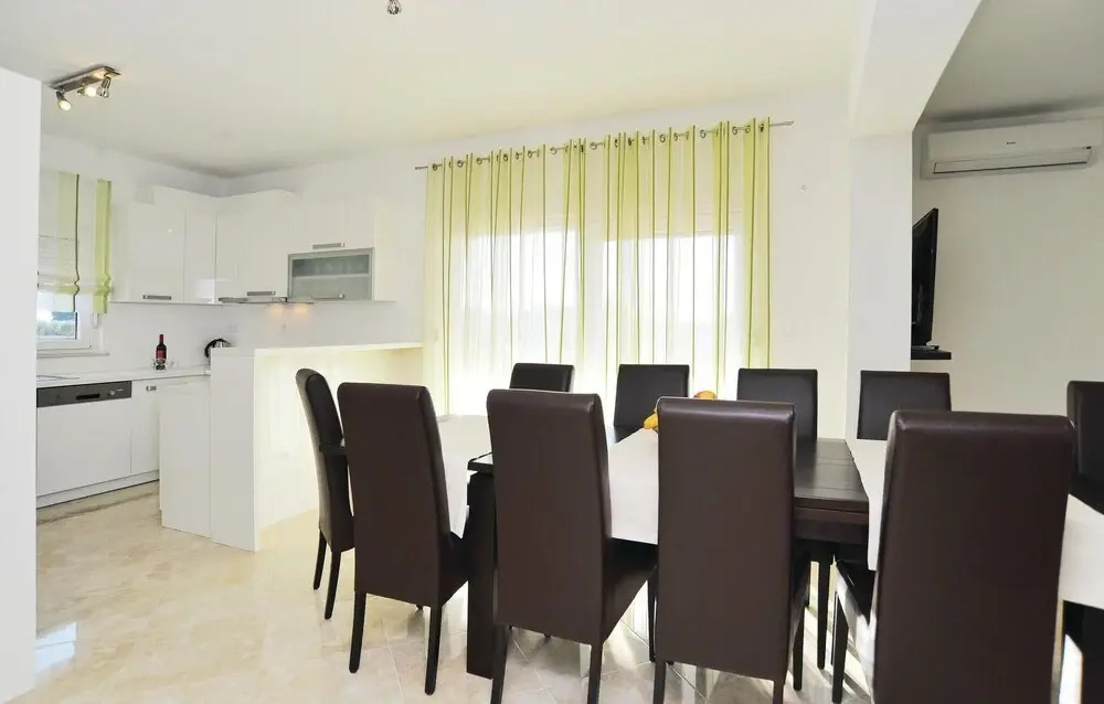 Awesome Home in Pakostane With Wifi and 5 Bedrooms