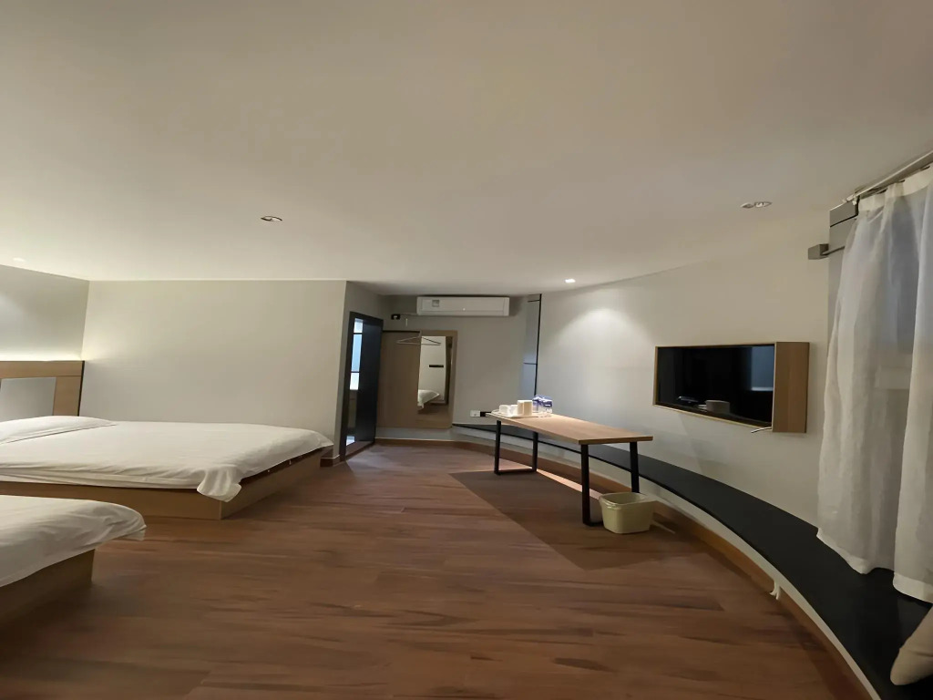 GreenTree Inn Shanghai Hongqiao Hub Convention Center Jinghua Road Shell Hotel