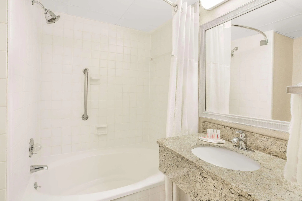 Ramada Plaza by Wyndham Fayetteville Fort Bragg Area