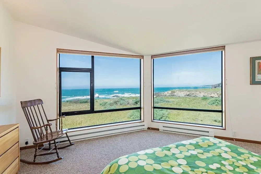 Haltwhistle West w/ Ocean Views!
