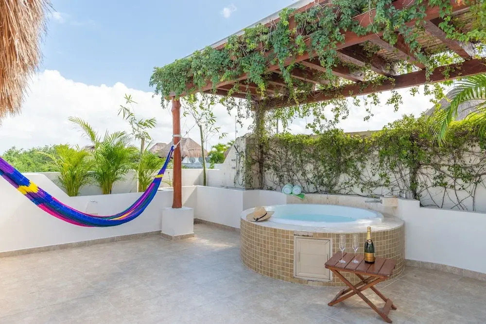 Secret Garden Oasis 3BR Penthouse