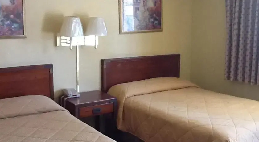 Travelers Motel