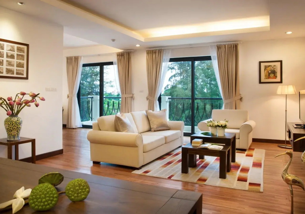 Elegant Suites Westlake