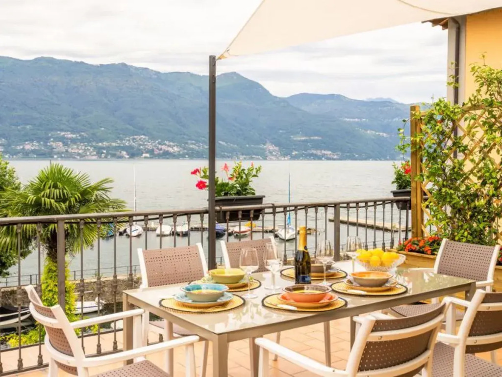 Atmosfere Sul Lago 11334