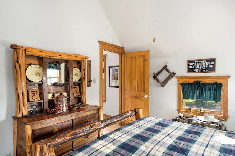 Texas Charm Texana - 15 min Walk to Main