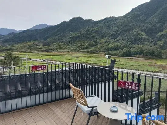 Floral Hotel · Yun Chu Xi Yin Hotel