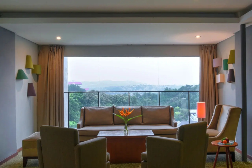 Oak Tree Emerald Hotel & Coventions Semarang