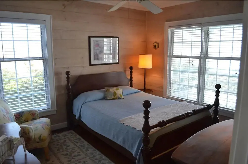 Sea Cliff - 4 Br Home