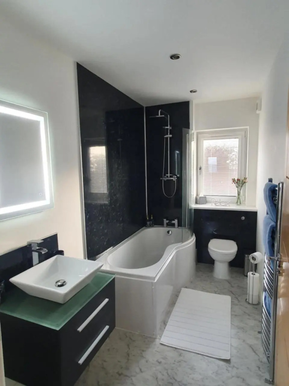 22 Waters Edge Banff (Adults Only)