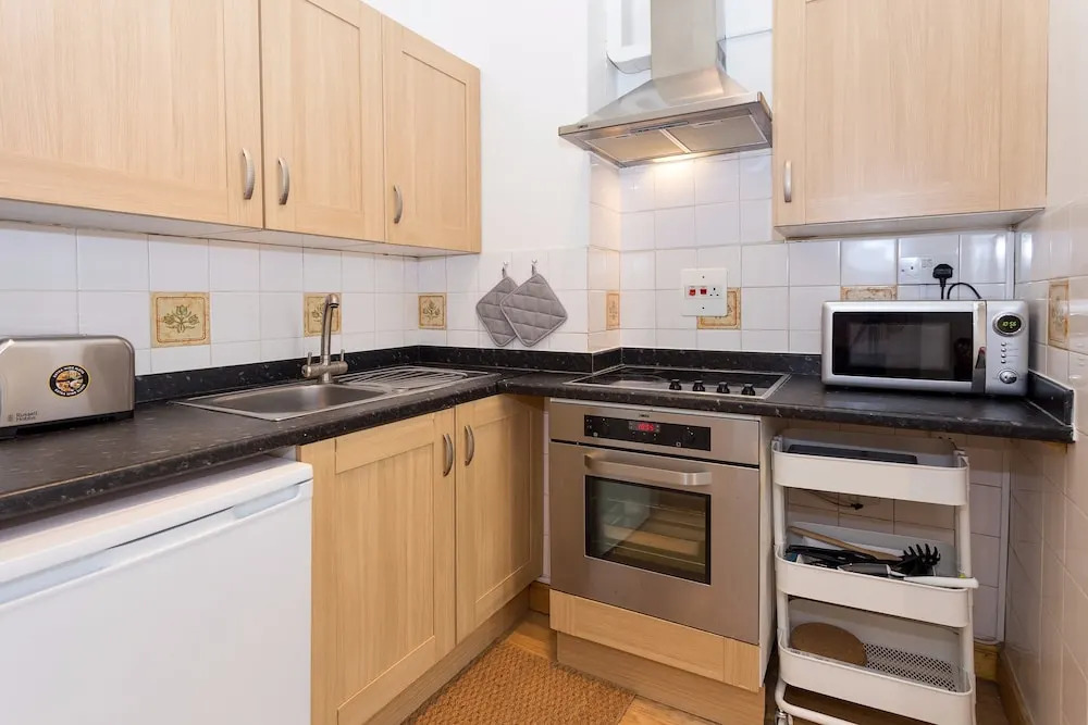 1 Bedroom Flat in Bayswater Accommodates 4