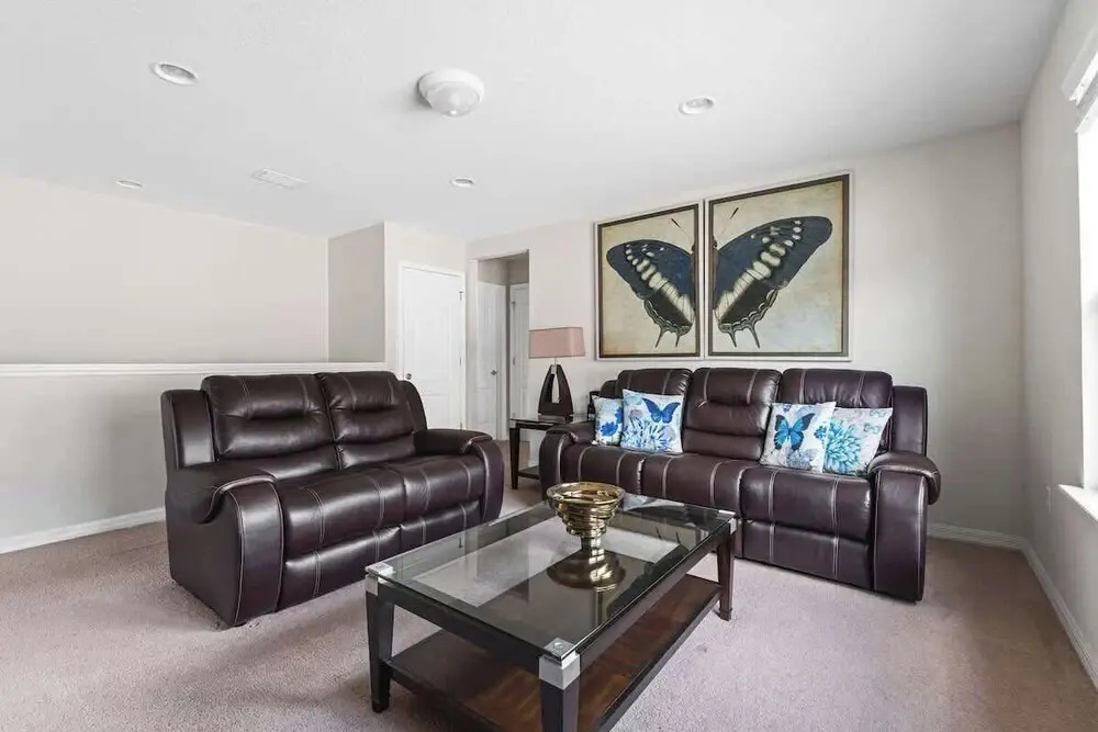 Pet Friendly Amazing 5 BR Sleeps 10
