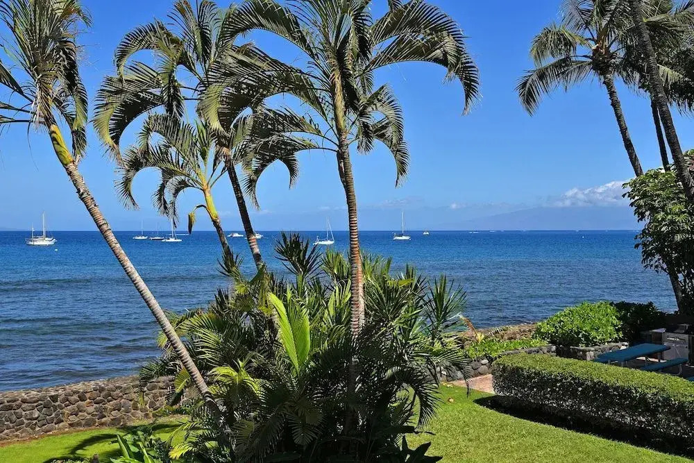 Lahaina Roads 209 1 Bedroom 1 Bathroom Condo by Redawning