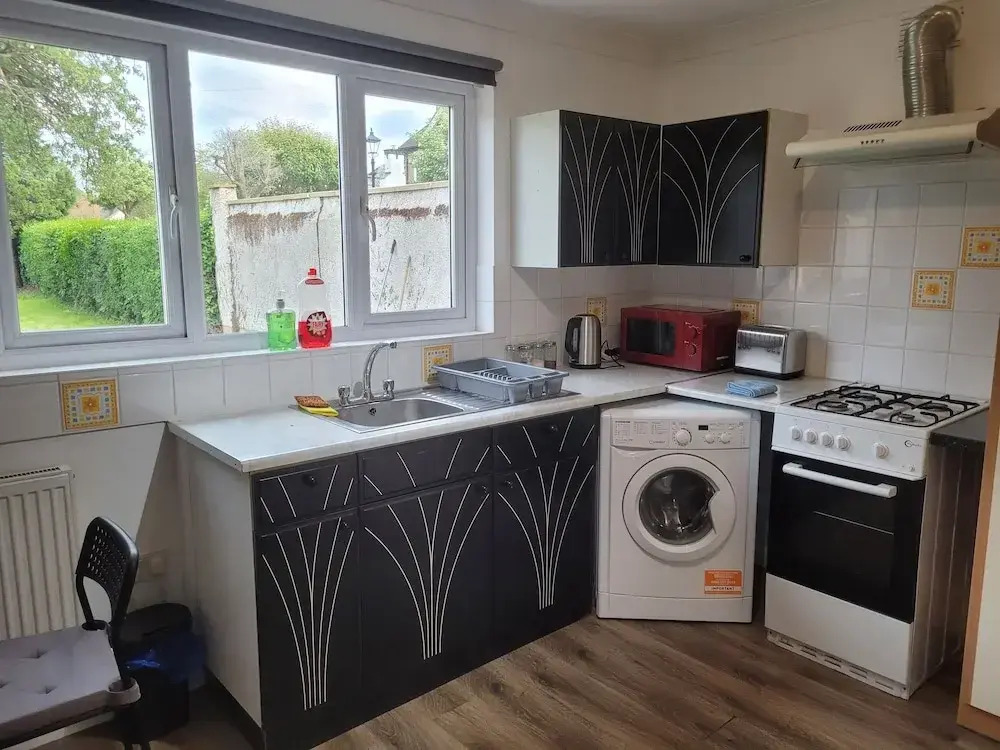1 Bedroom - Sleeps 3 - Free Parking