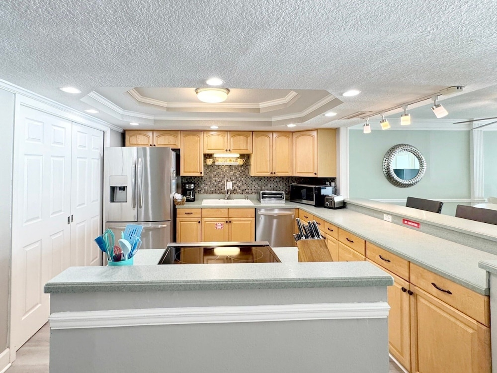 Shoreline Towers 3103 2 Bedroom Condo