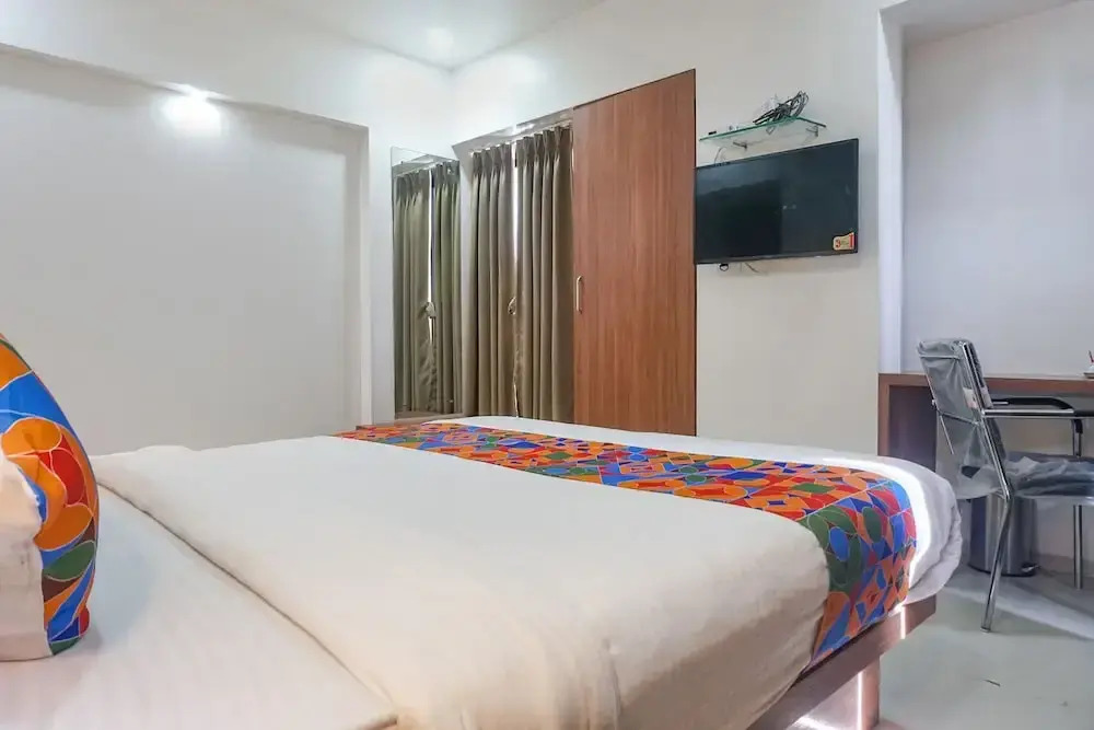 FabHotel Emersion Residency - Nr. Dnyanjyoti Savitribai Phule Udyan