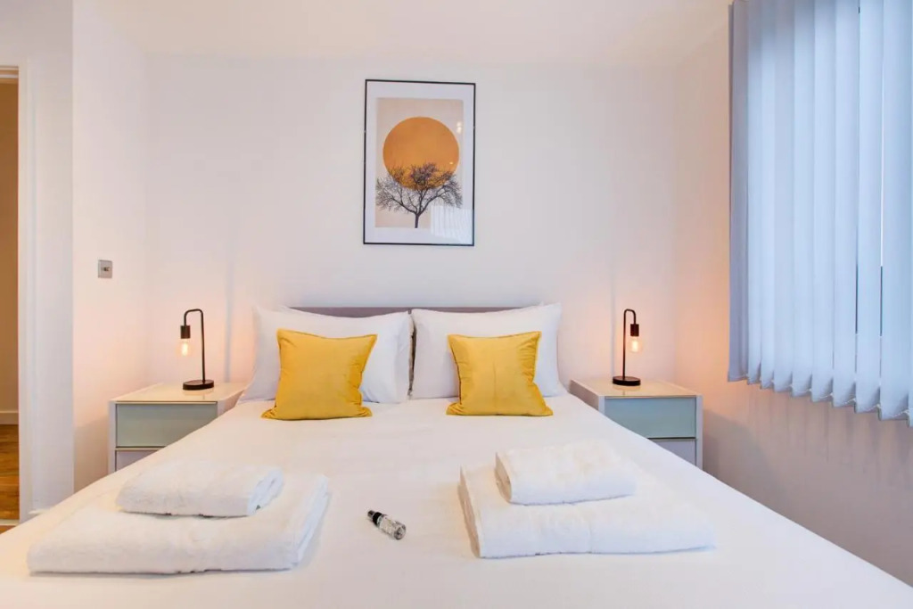 Hybrid Resi Greenwich