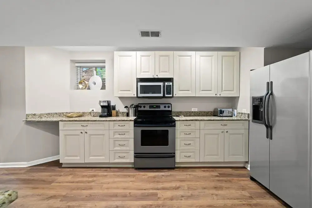 Historic Designer Lincoln Park Retreat Sleeps 14 by AllSet Turnover