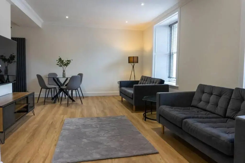 9 Argyle Square - Stylish 2 Bedroom Apartment