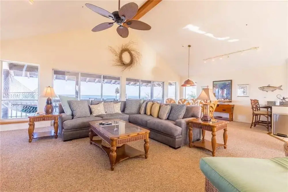 084-Tarpon Lodge