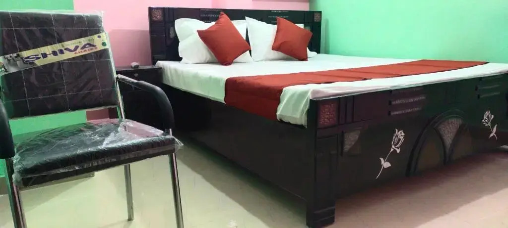 Spot On 92358 Hotel Royal Garden