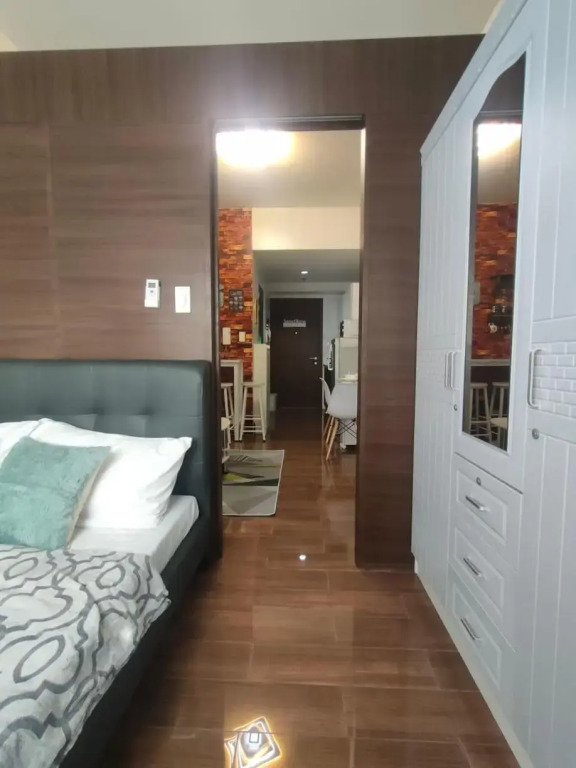 Fully Furnished 1 Bedroom at SMDC Air Residence with Balcony City View