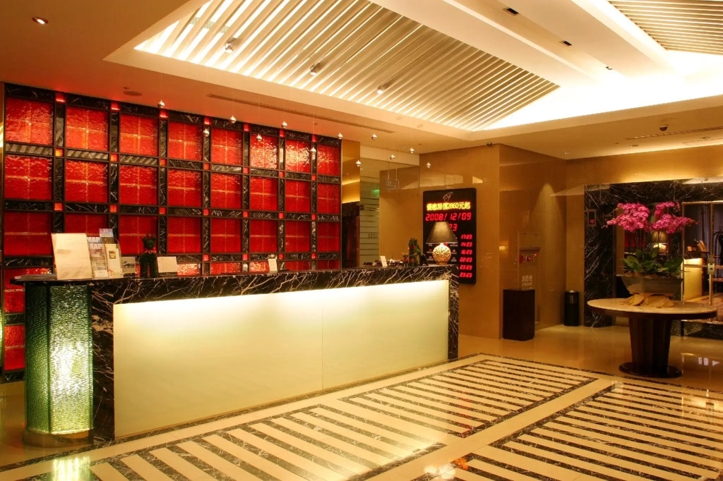Grand Forward Hotel
