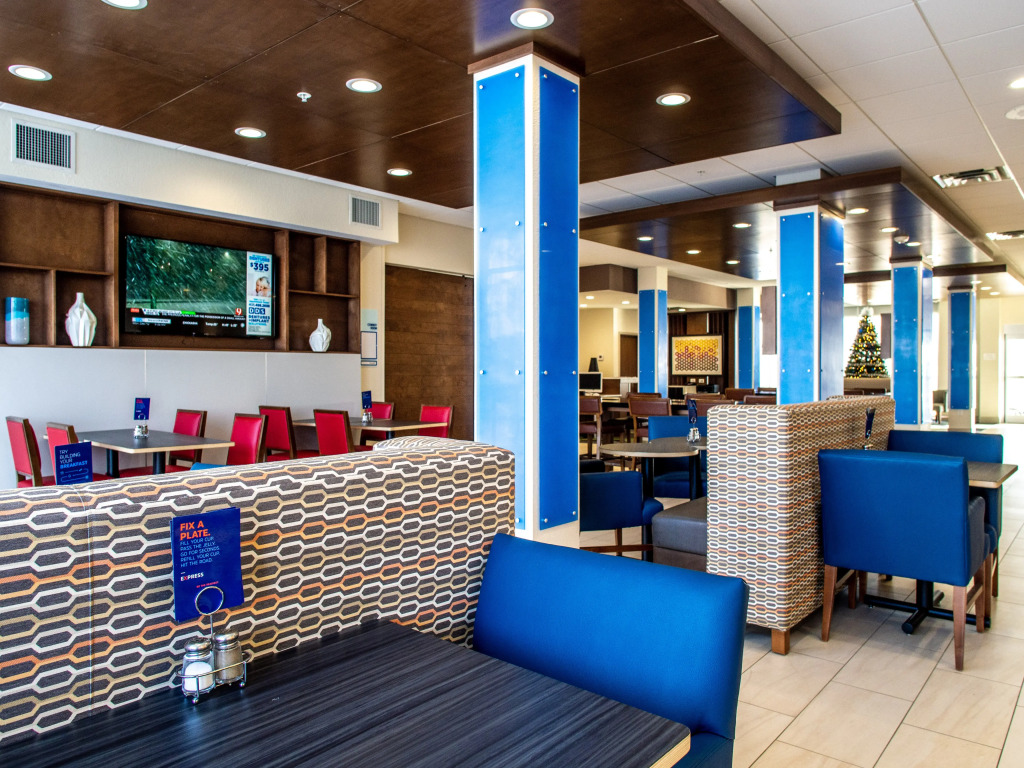 Holiday Inn Express & Suites - Oklahoma City Airport by IHG