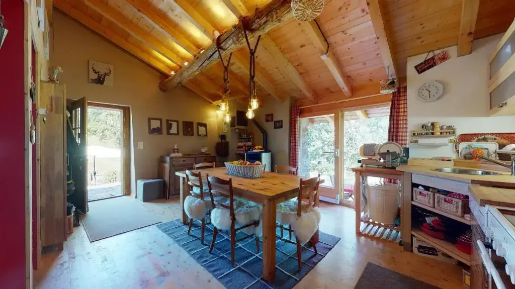 Authentic chalet full of charm, 5min. from Anzère