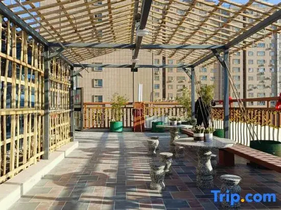 Junren Yizhan · Shushu's Boutique Homestay (Kashgar Donghu Park)