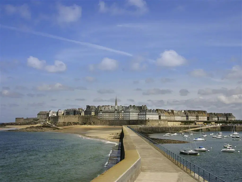 ibis Saint-Malo Madeleine