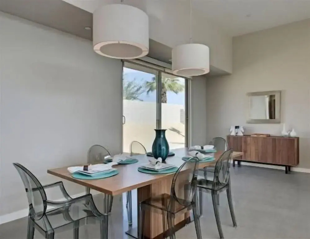 Modern Living 3 Bedroom Home by RedAwning