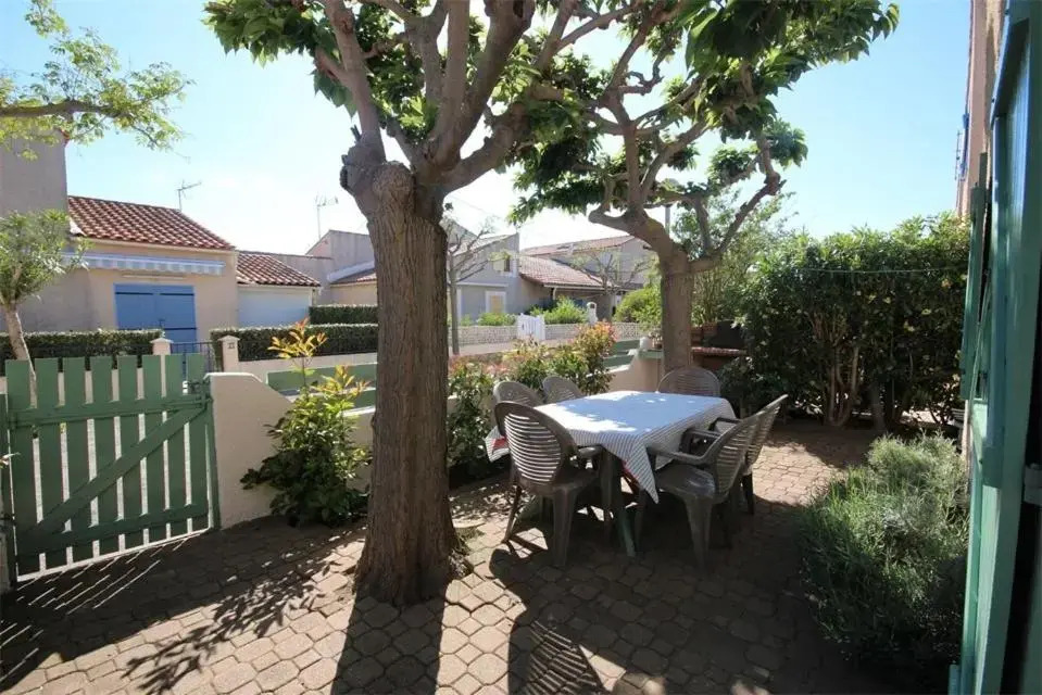 300m de la plage, adorable maison sud 2 chambres 5 couchages terrasse ombragée parking LRHP14