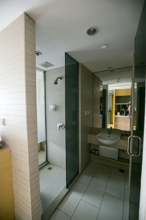 Love Holiday Inn apartment