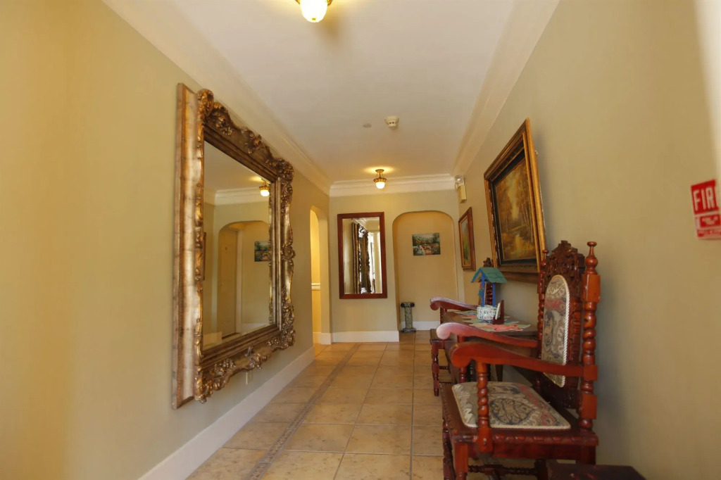 Santa Paula Inn