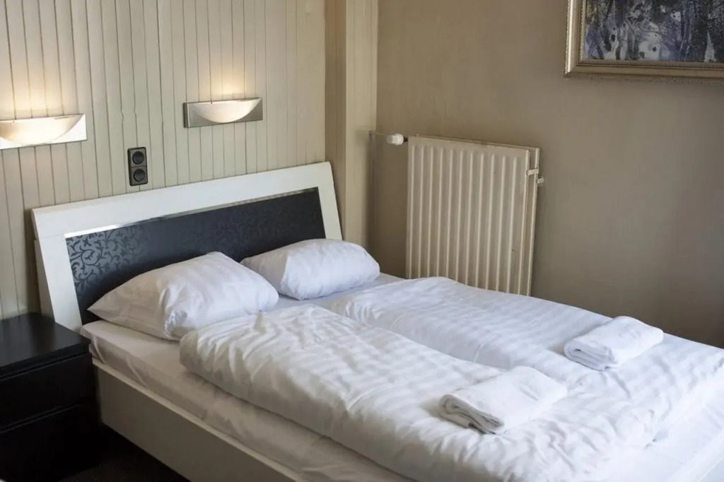 Budget Trianon Hotel