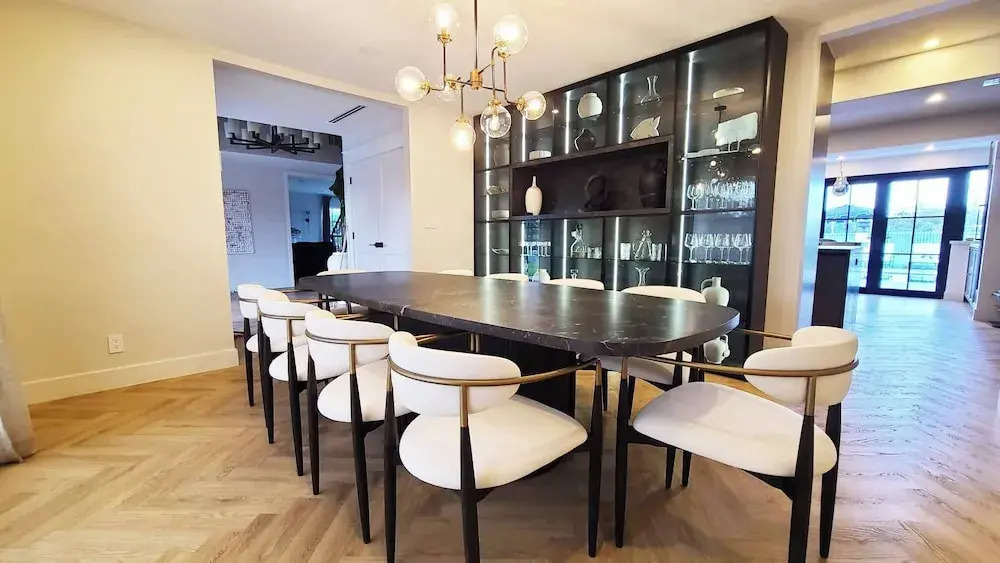 New 5 Bedroom Modern Villa on Golf Course