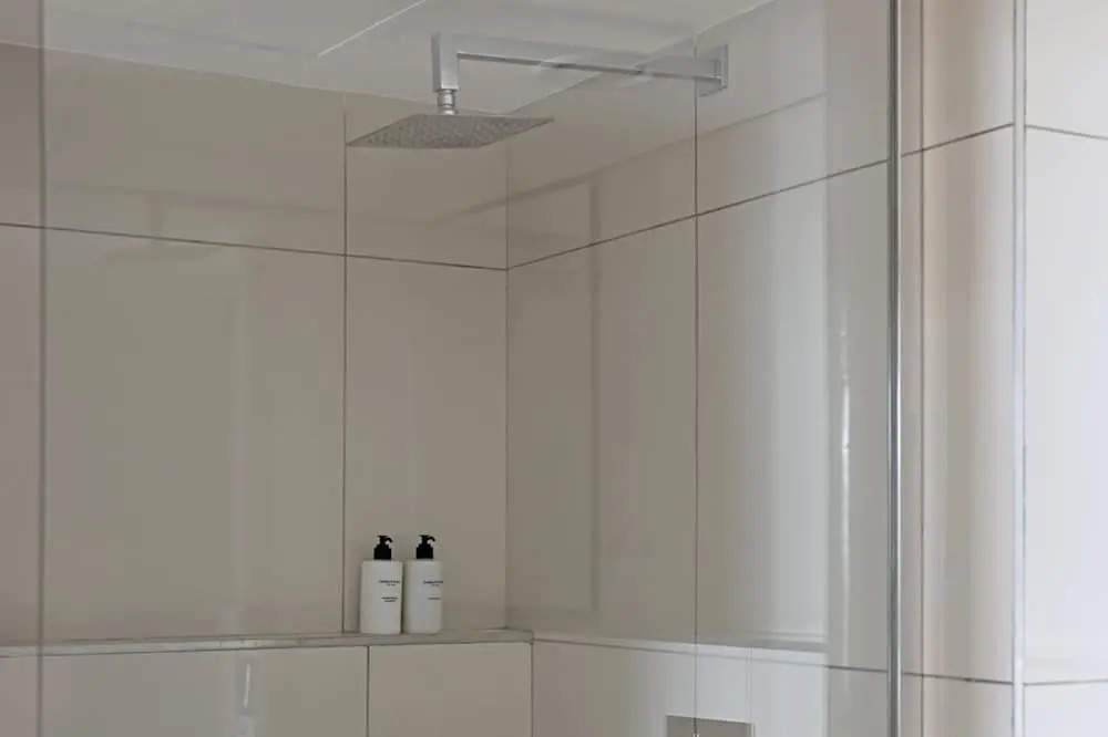 Two Bedroom Green Point Rooftop Pool BBQ