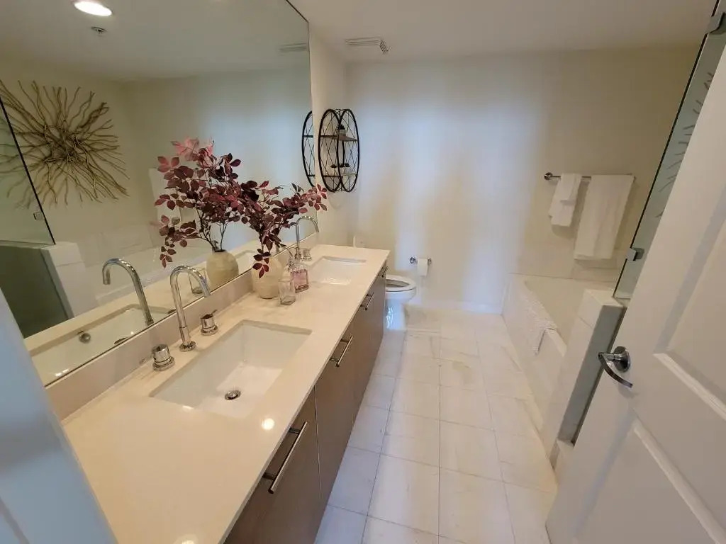 2br2bd, Downtown, Cal King