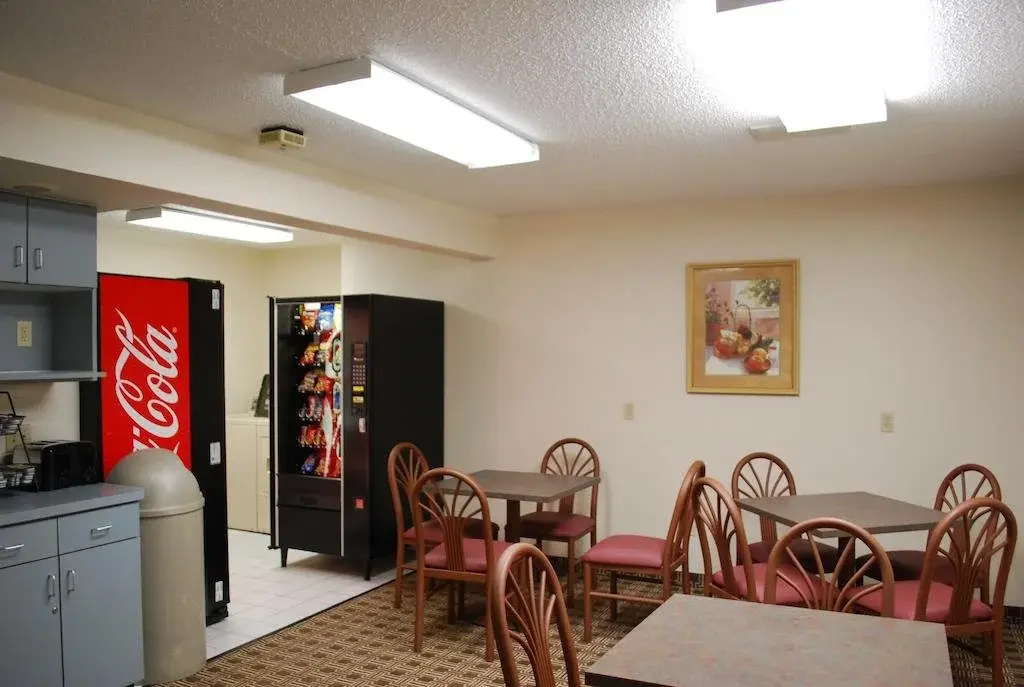 Clinton Inn & Suites