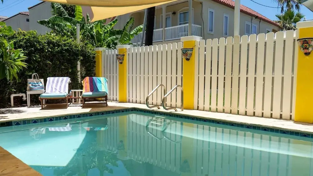 Luxury - 1 min to Beach - Pool - New Remodel