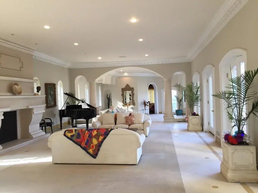 The Stradella Court Mansion