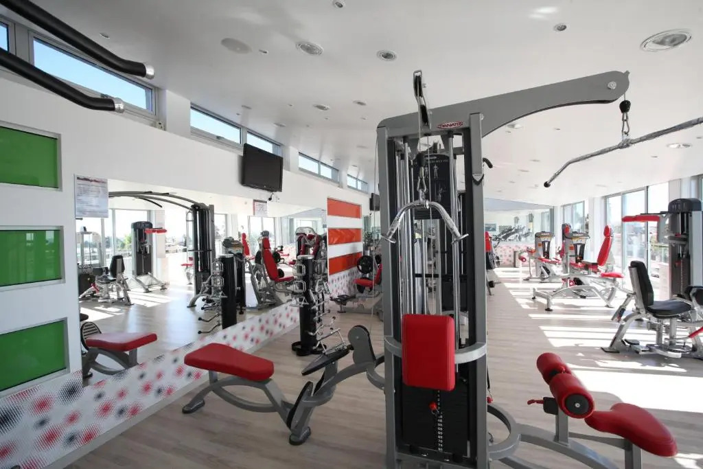 Nissi Avenue Suites