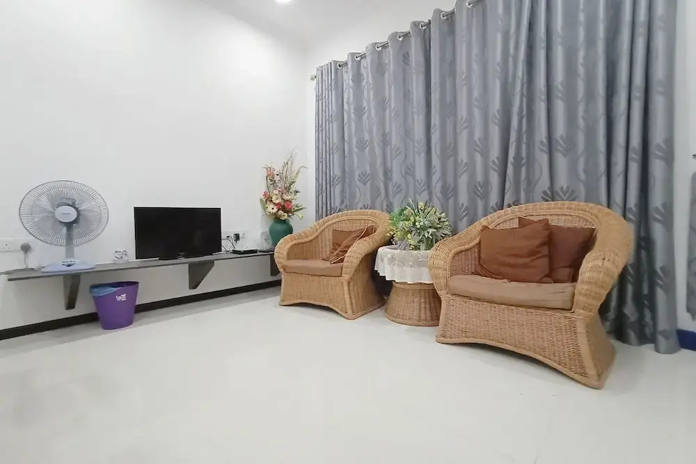 OYO 90203 Emma Sukma Homestay