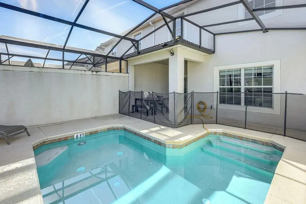 Lanai & Private Pool, 8 Mi to Wdw: Family Getaway