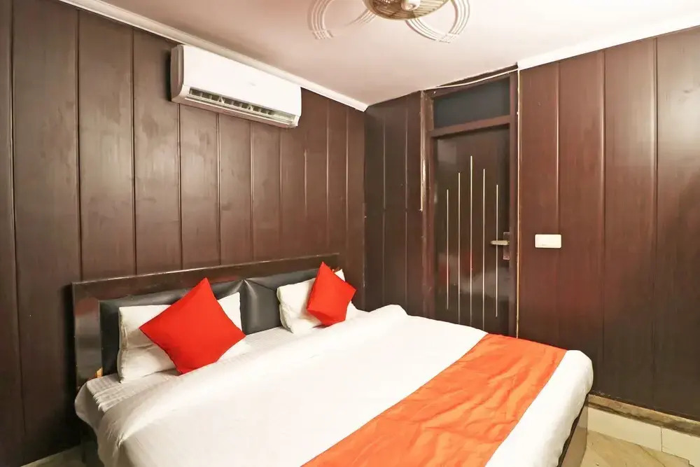 Hotel Grand Inn By OYO Rooms
