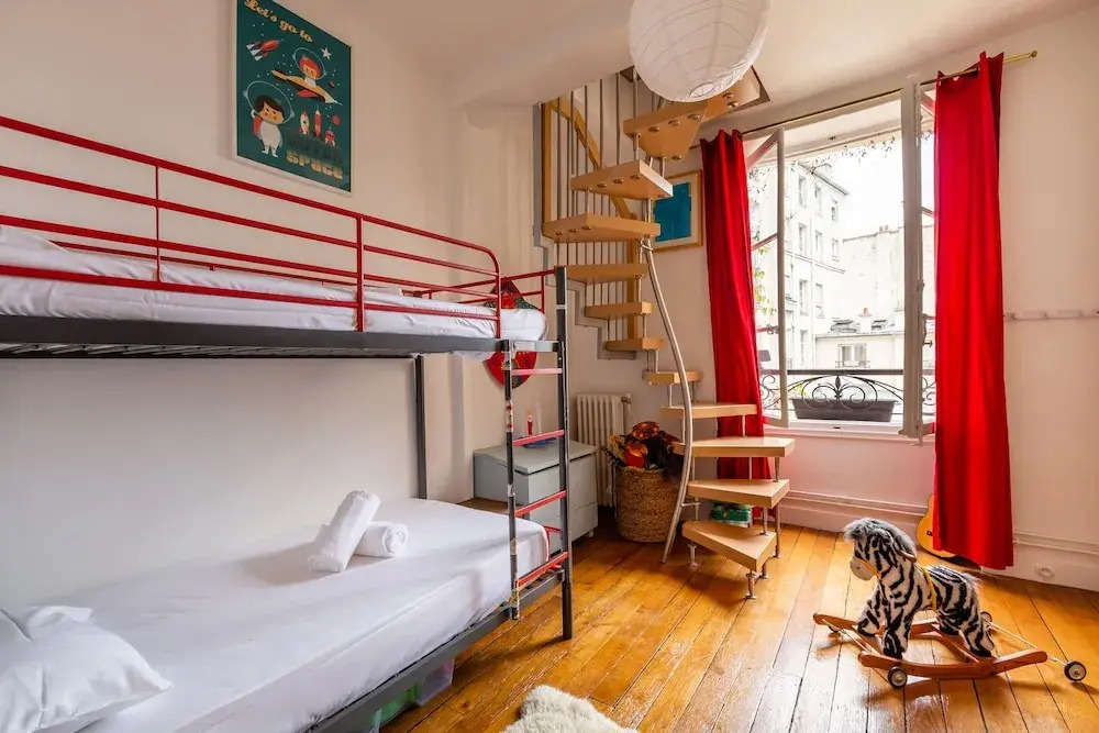 Paris Hideaway in the Theatre District