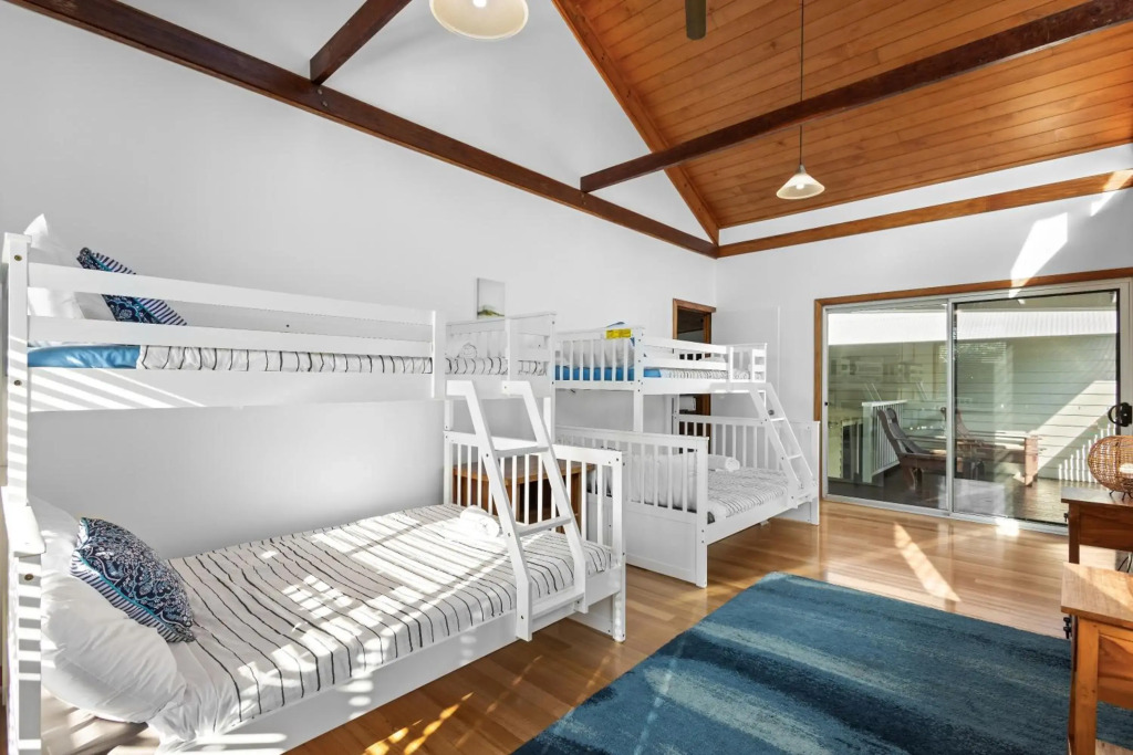 Serenity - Mudjimba - Pet Friendly Holiday Home