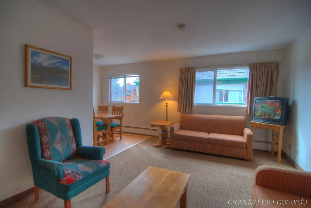 Rundle Manor Apartment Hotel