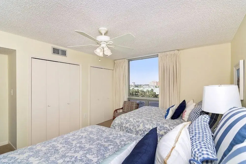Shoreline 1055 Condo by RedAwning