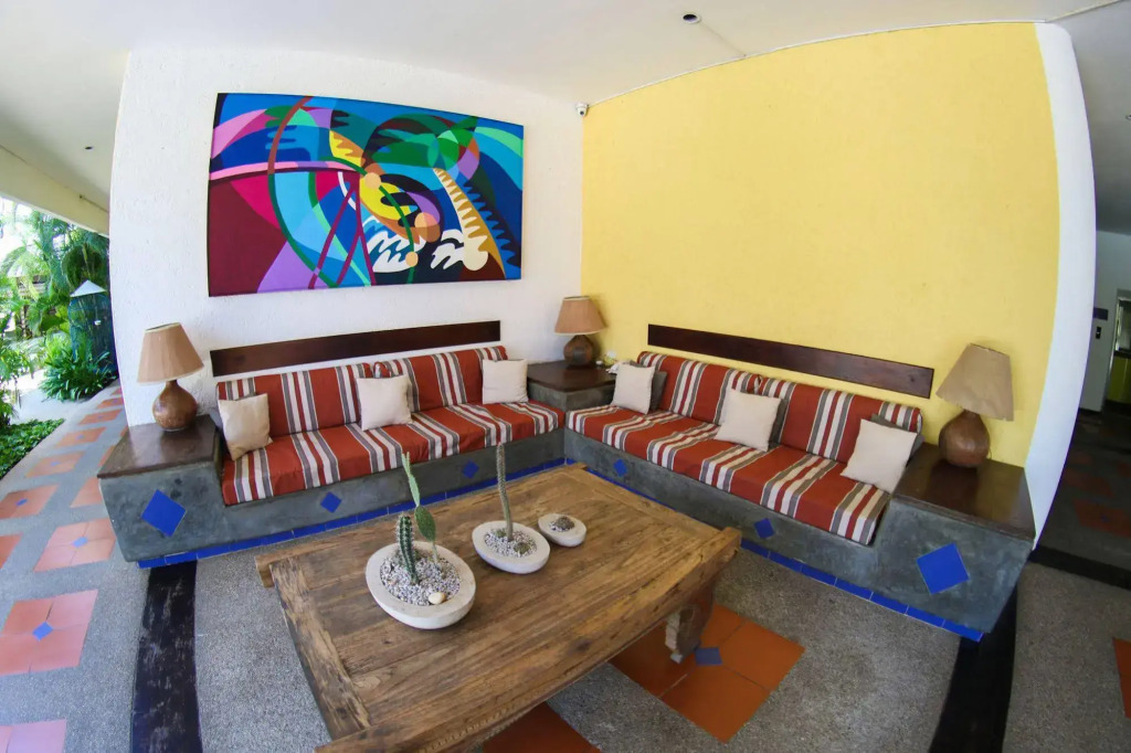 Hotel California Playa El Yaque